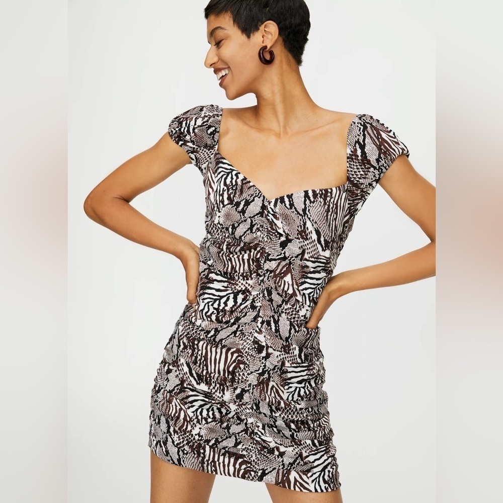 Aritzia Wilfred Sz 6 Veda Giselle Animal Print Ruched Mini Dress